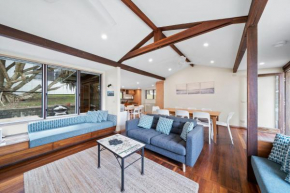 Laguna Beach House by Discover Stradbroke